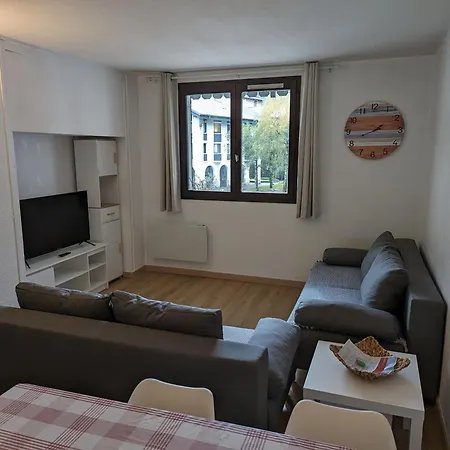 Spacious Flat With Private Parking * Шамоні