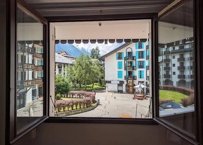 Spacious Flat With Private Parking 公寓 *