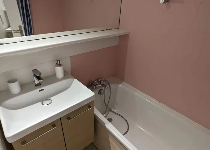 Spacious Flat With Private Parking Appartement